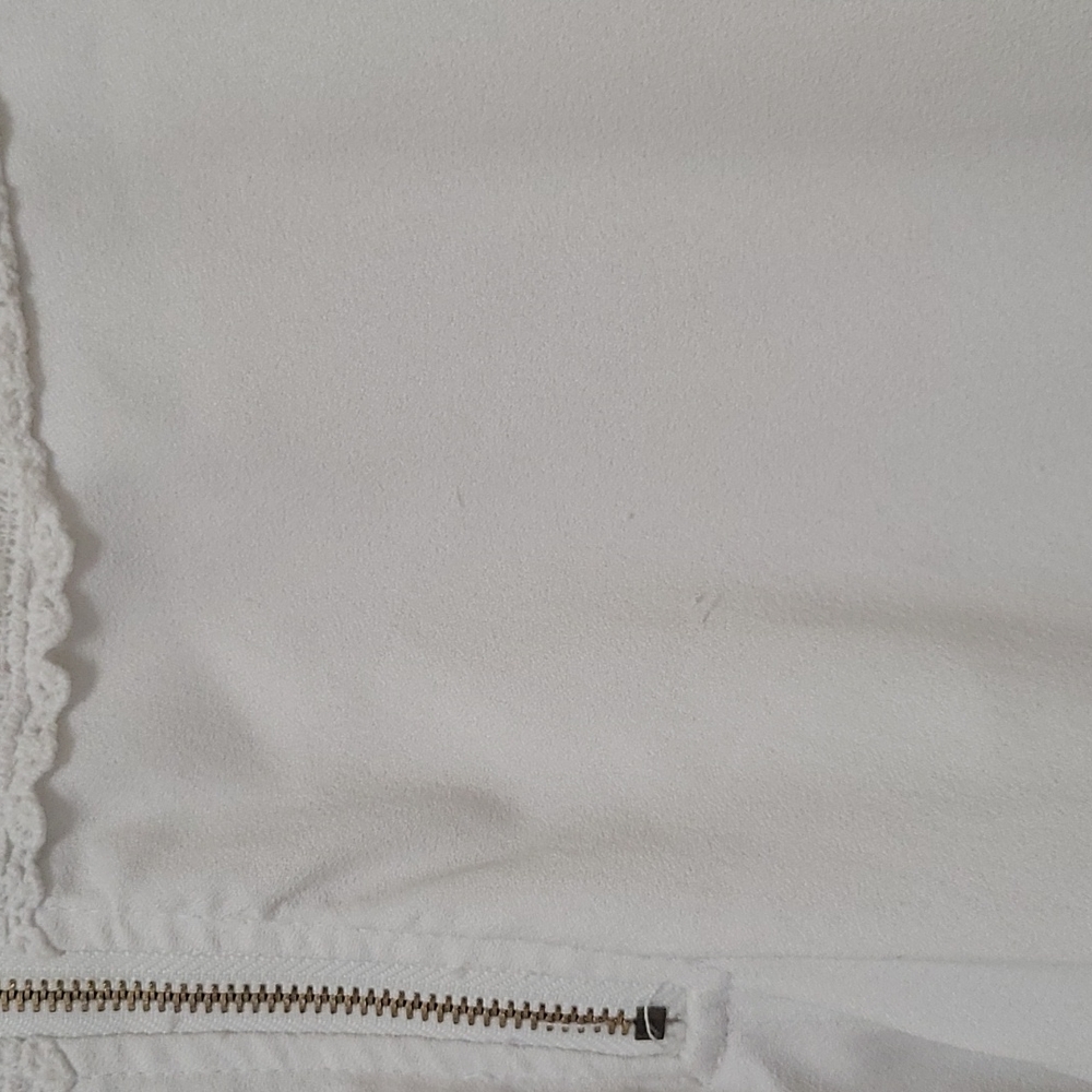 Beautiful white dress - Picture 3 of 5